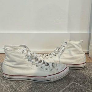 White Converse. Men’s size 10